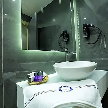 Marina Boutique Hotel 2*