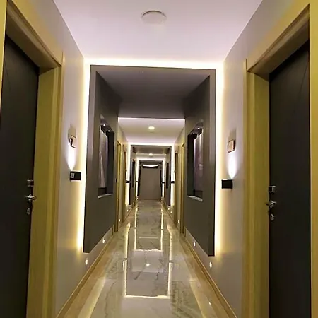 Marina Boutique 2*